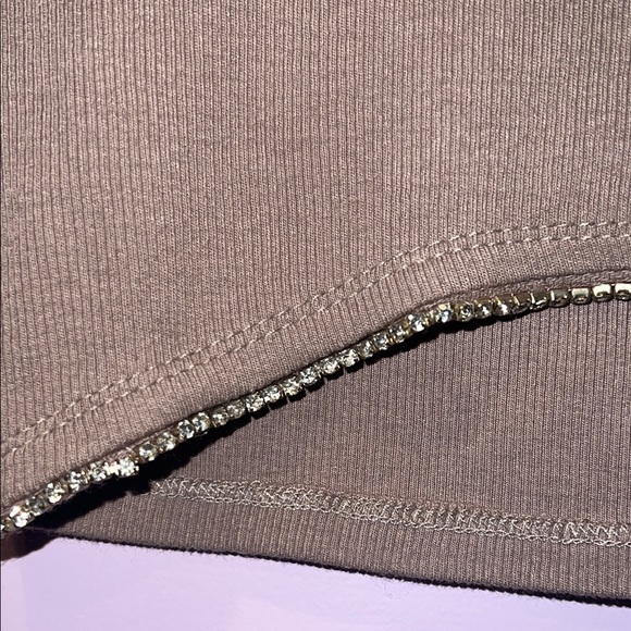Garage Casual‎ Tan Crop Top w/ bling embellishment Size small - Picture 4 of 10